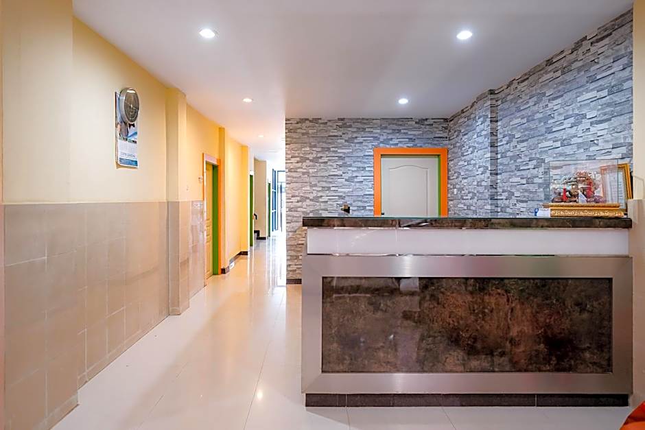 RedDoorz at Hotel Mayang Sari 1