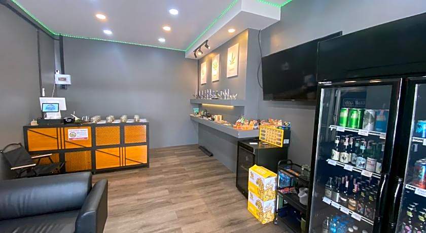 Alongkorn hotel by SB