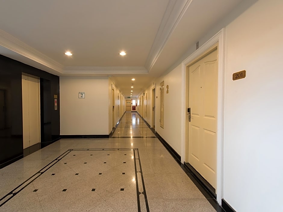 Romance Hotel Srinakarin