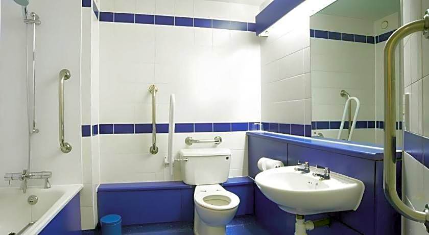Travelodge Perth Broxden Junction
