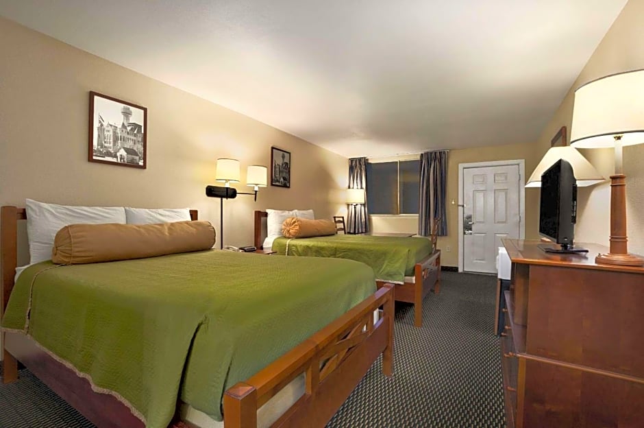 Travelodge by Wyndham New Orleans West Harvey Hotel