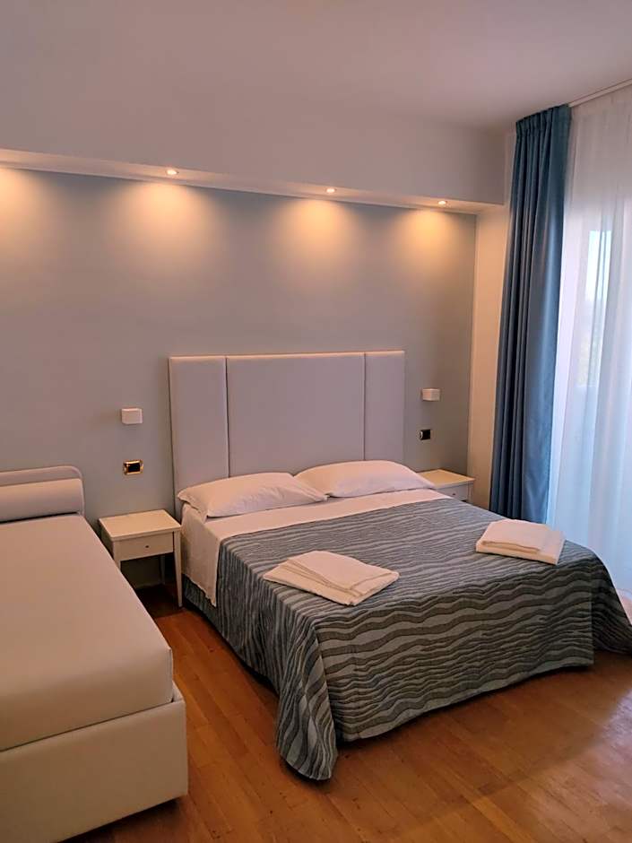 Hotel Caravel Park