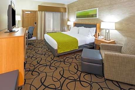 King Room - Hearing Accessible