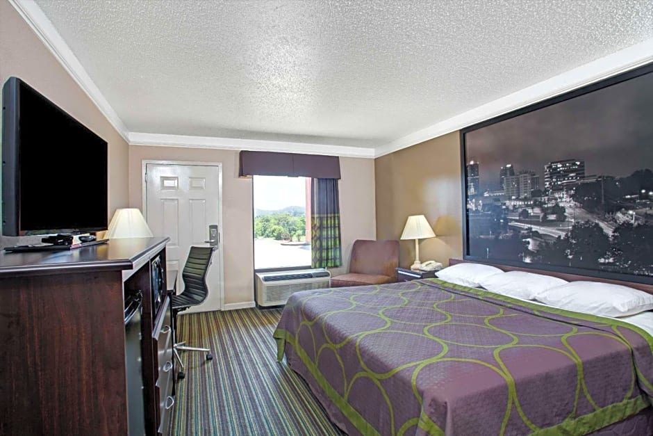 Super 8 by Wyndham Knoxville East