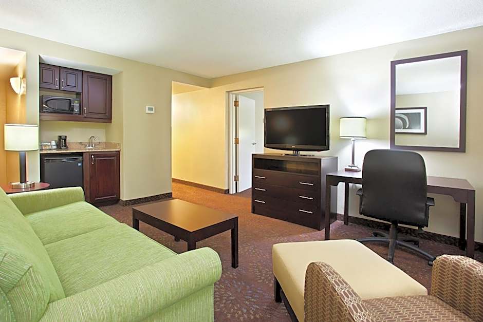 Holiday Inn Express Hotel & Suites Pittsburgh Airport By IHG