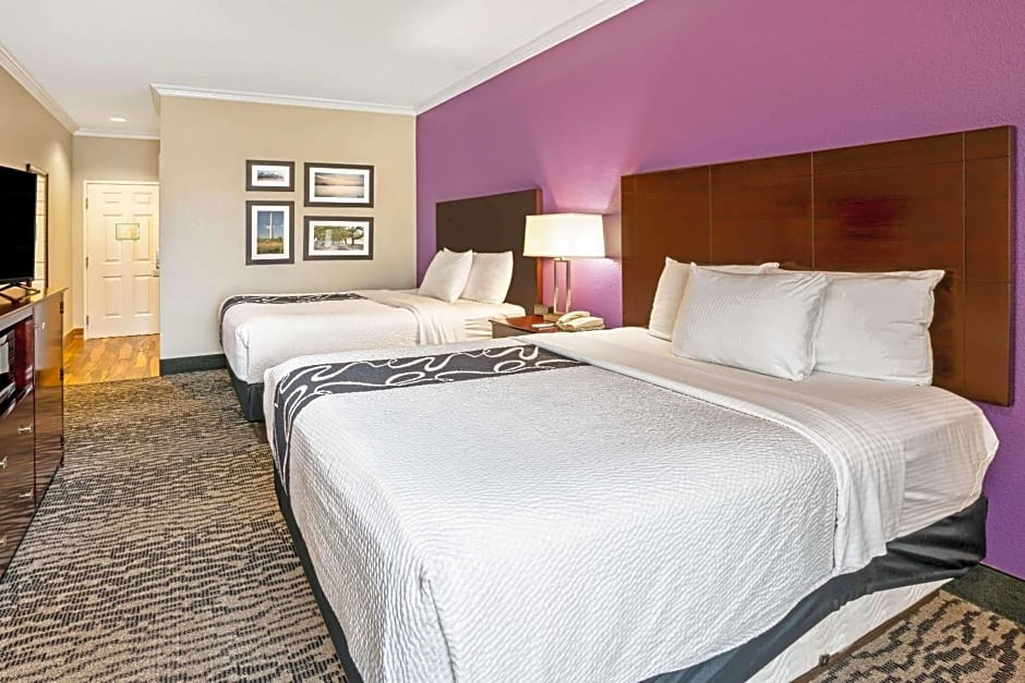 La Quinta Inn & Suites by Wyndham Houston - Magnolia