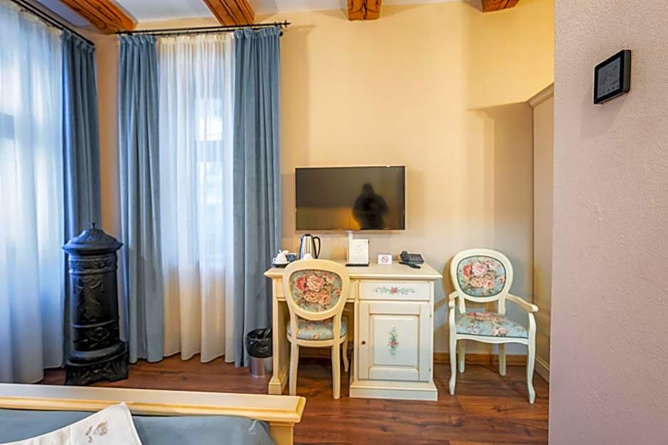 HOTEL BOUTIQUE CASA CHITIC -HOTEL AND RESTAURANT Str Johann Gott nr7