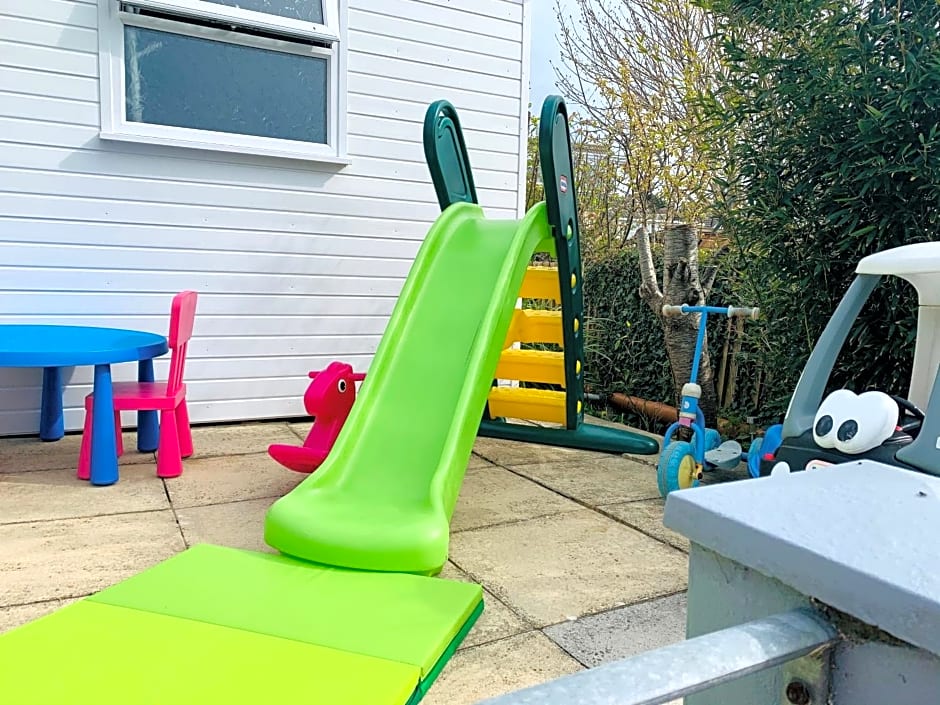 Nicolas Devon air bed and breakfast