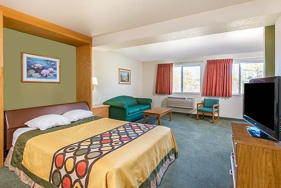Super 8 by Wyndham West Middlesex/Sharon Area