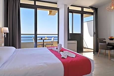 Studio with Sea View