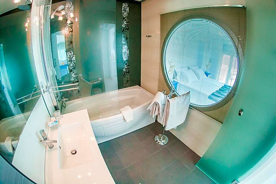 Hydrele Beach Hotel & Village