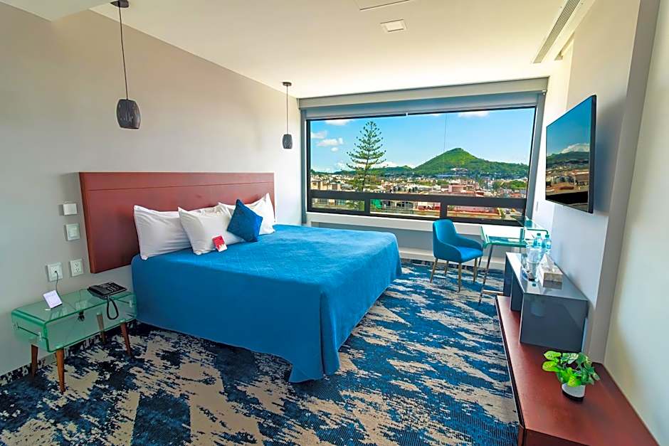 Hotel Fray Junipero Serra