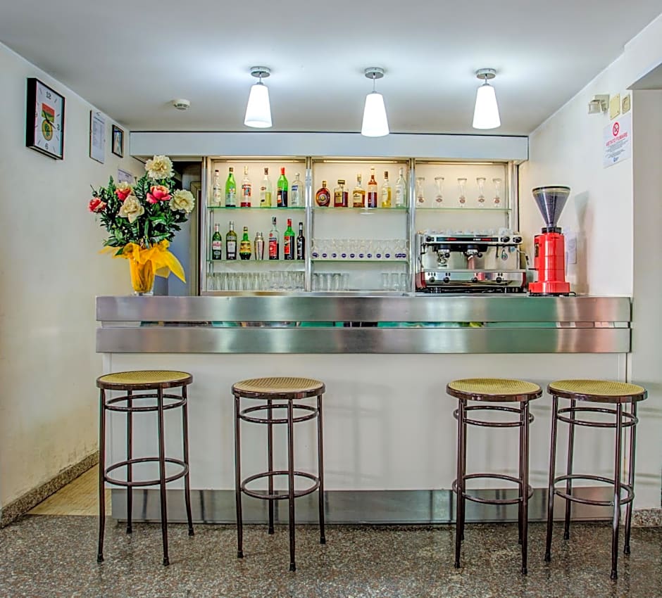 Hotel Diamante 5 minuti dalla fiera di rimini CON PARCHEGGIO INCLUSO