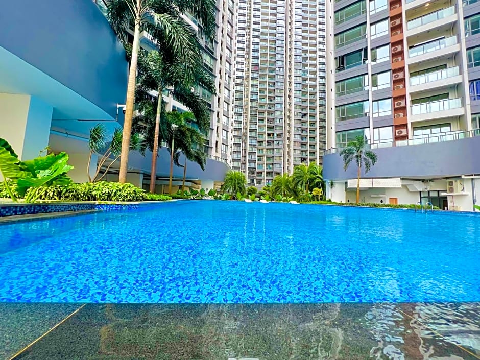 R&F PRINCESS COVE BY HOMEFORT SUITES