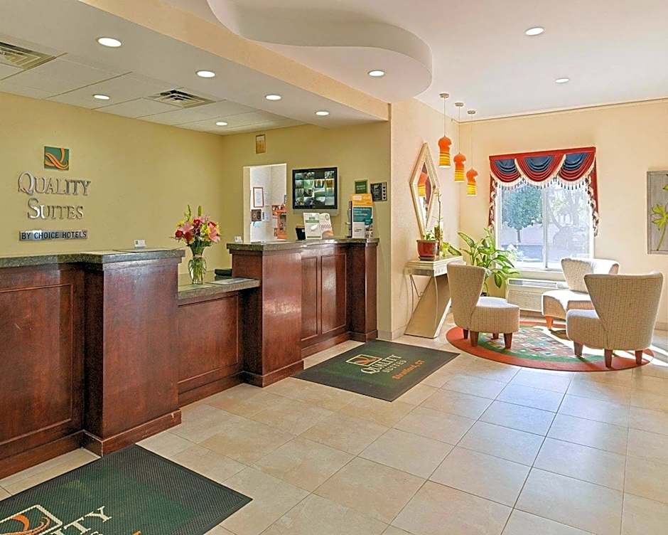 Quality Suites Stratford