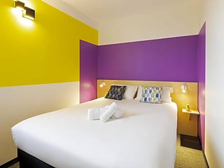 Pure Room with One Double Bed