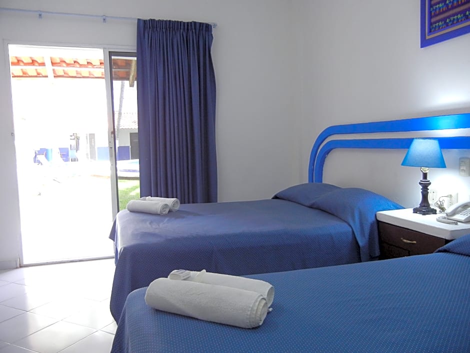 Hotel Plaza Almendros