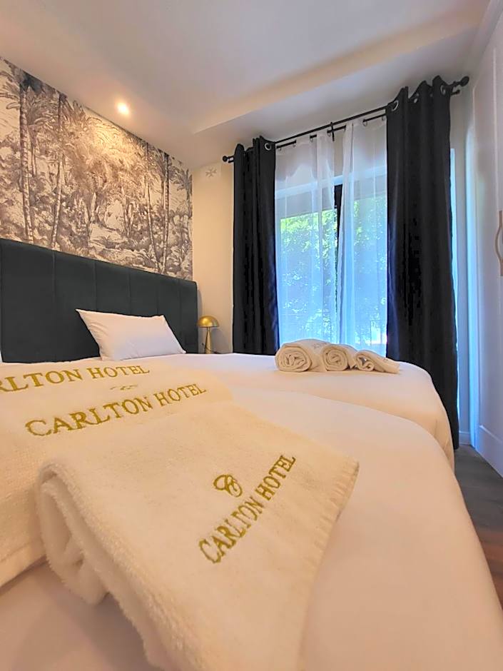 Carlton Hotel