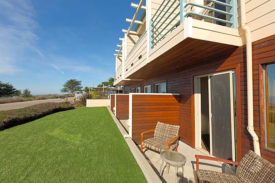 Cambria Landing Inn and Suites