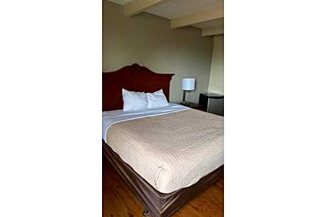 King Bed Smoking