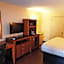 Econo Lodge Inn & Suites