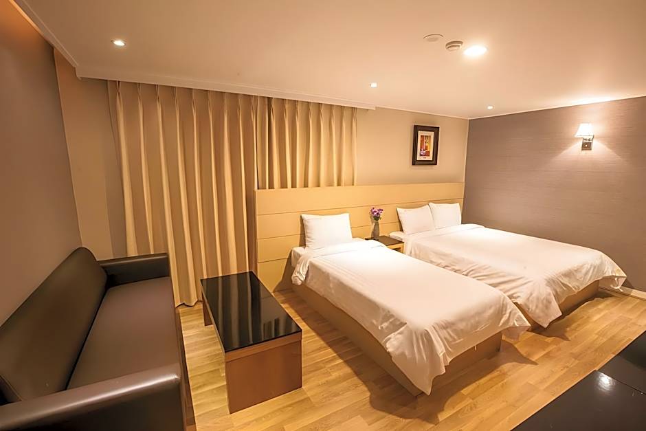 Pungnam Tourist Hotel