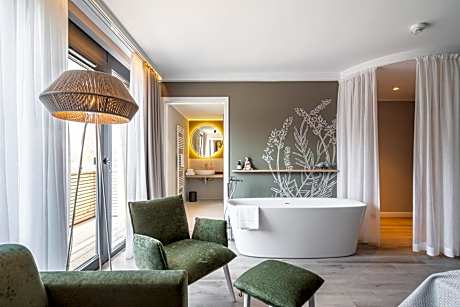 Suite with Spa Access