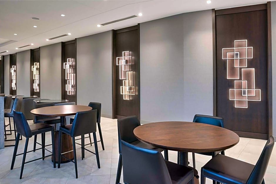 Holiday Inn Express Boston Logan Airport - Revere By IHG