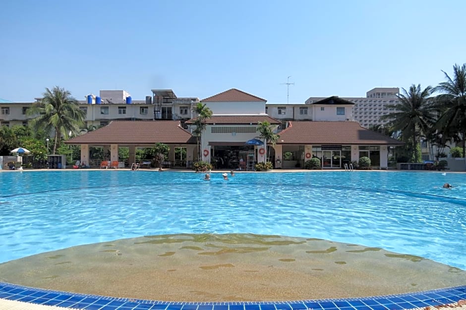 B&B View Talay 1B by Franco Jontiem