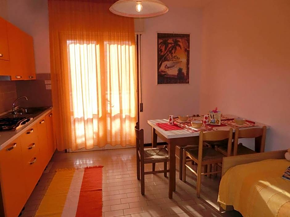 Comfy one-bedroom apartment with balcony and lift