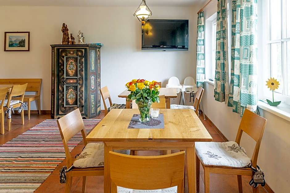 Almhaus Alpenrose Postalm