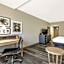 Country Inn & Suites by Radisson, Atlanta Airport South, GA
