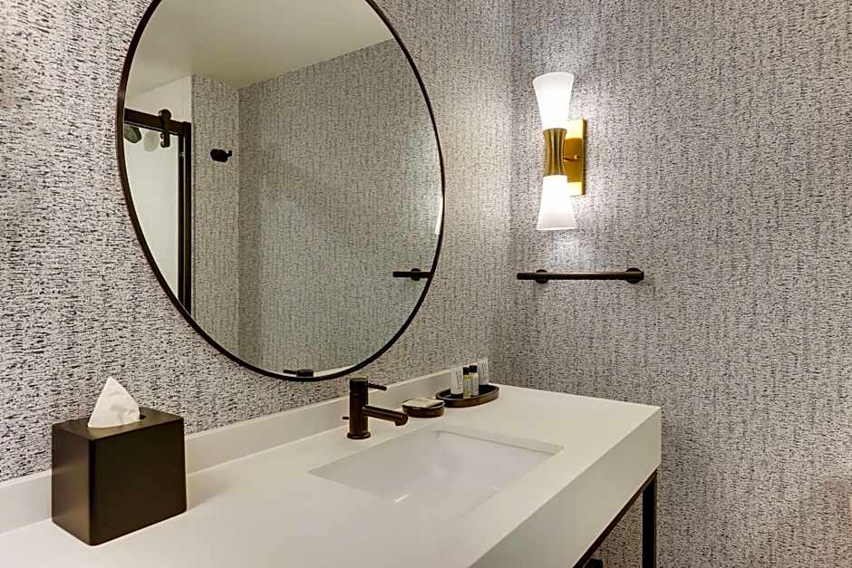 The Chattanoogan Hotel, Curio Collection By Hilton