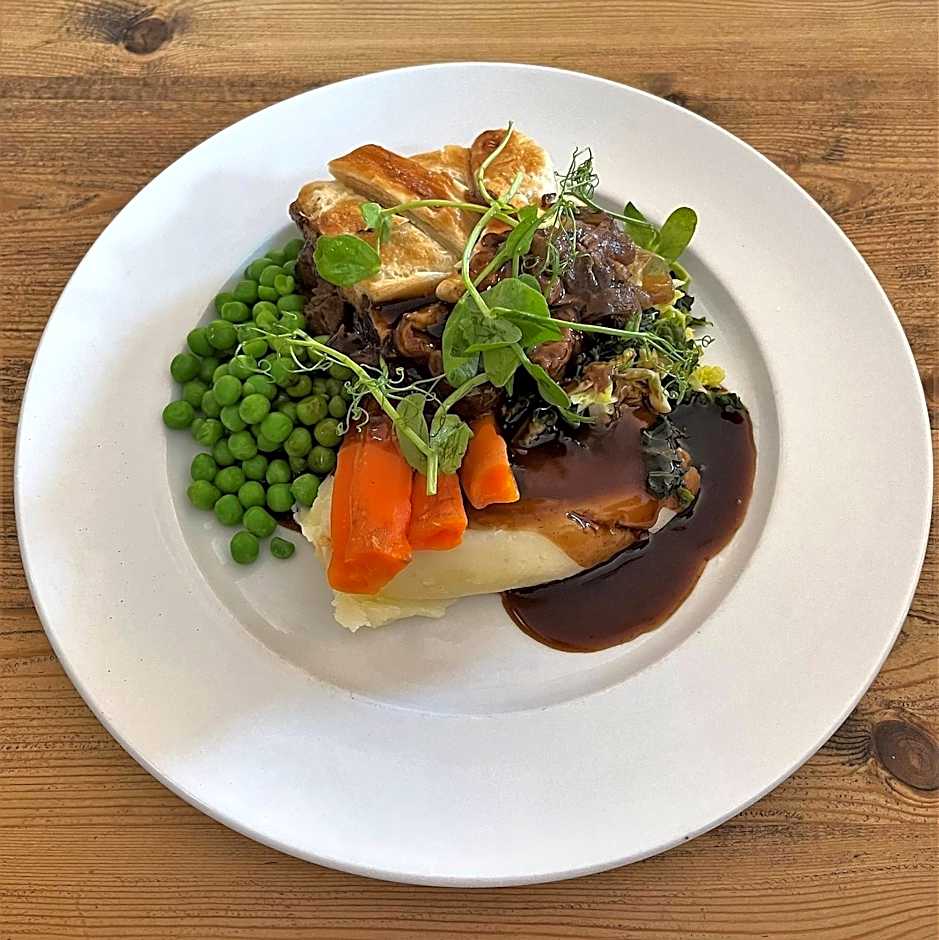 Tontine Hotel & Bar