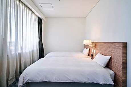 Twin Room - Non-Smoking