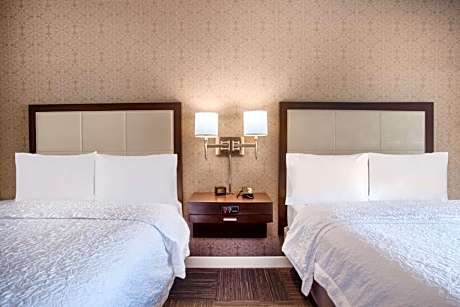 Queen Room with Two Queen Beds - Hearing Access/Non-Smoking