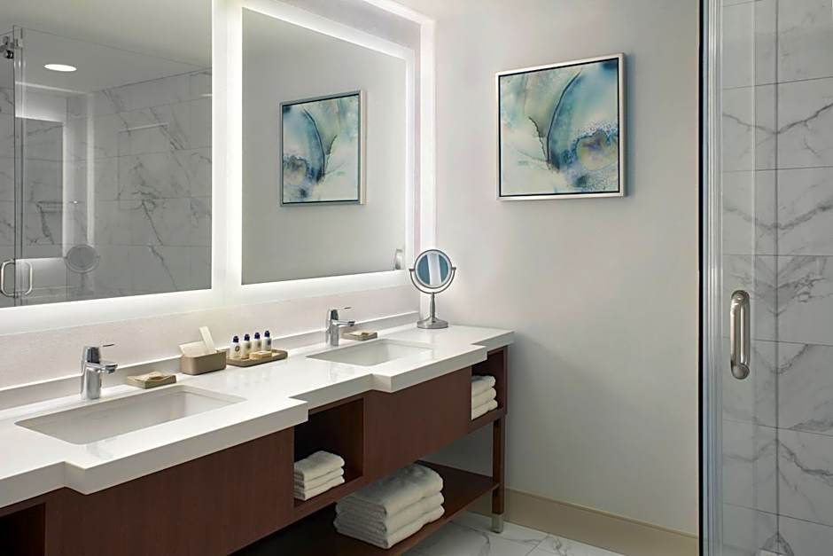 Delta Hotels by Marriott Burnaby Conference Centre