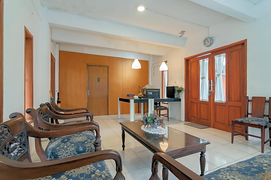 Lembur Kiwari Setra Duta Mitra RedDoorz