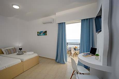 Quadruple Room with Sea View
