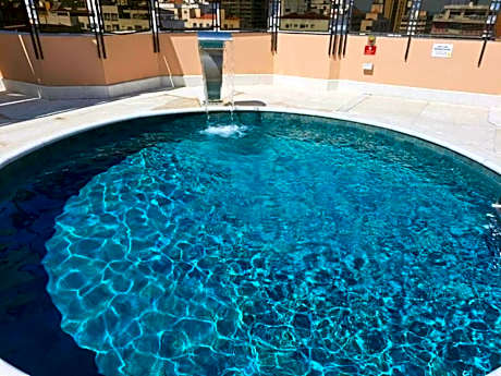 Cosmopolitan Praia Flat