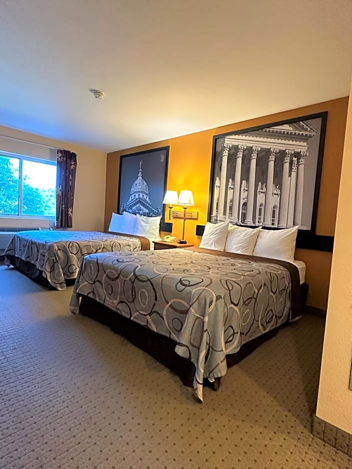 Super 8 by Wyndham Topeka at Forbes Landing