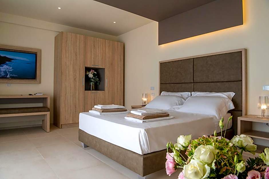 Palace Lido Hotel & Suites