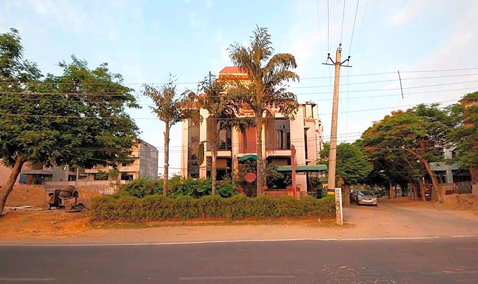 Siris 18 Hotel Gurgaon