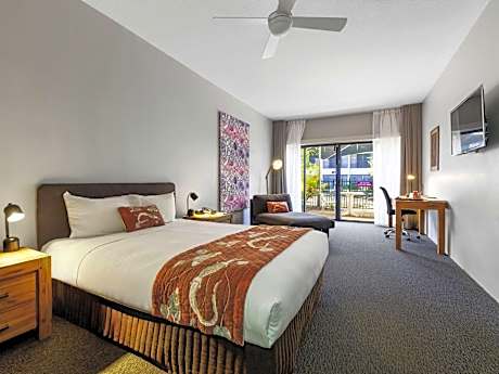 Deluxe king bed room