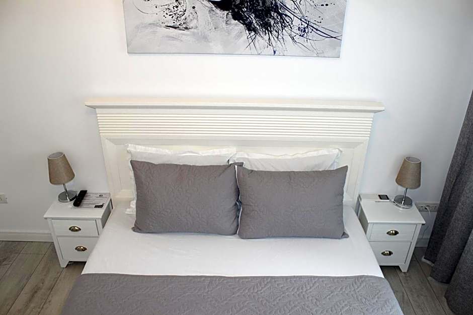 Luxury City Center Apartment – Romana