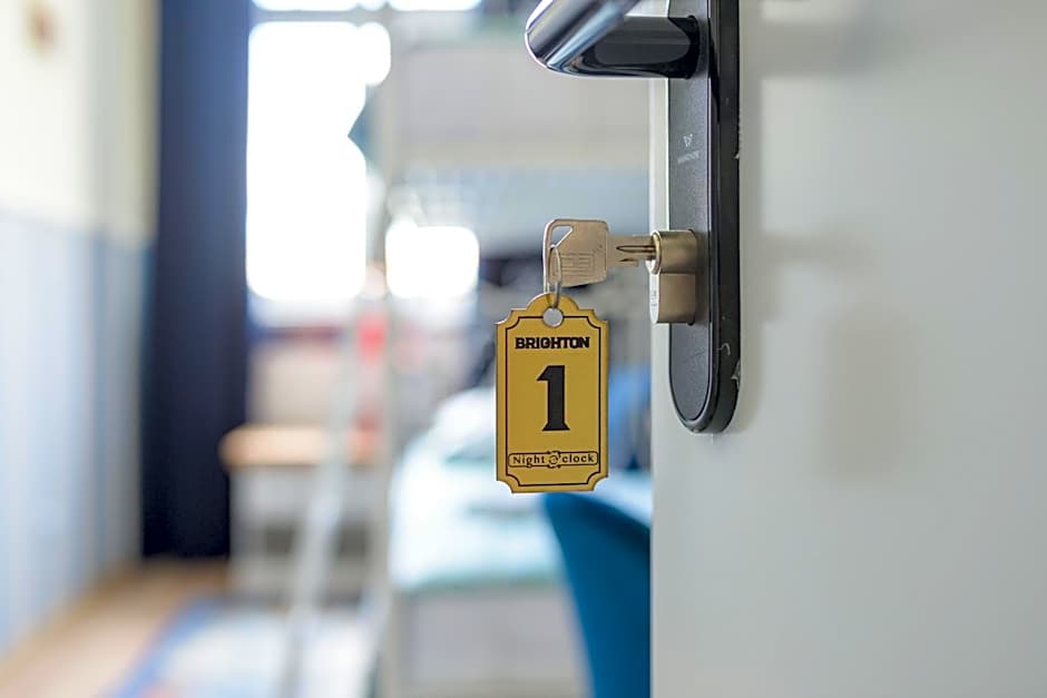 Hostel Night o'clock