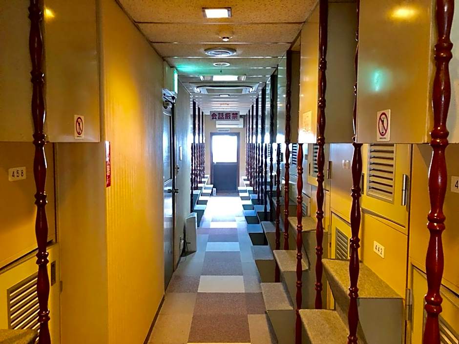 Capsule Hotel Block Room