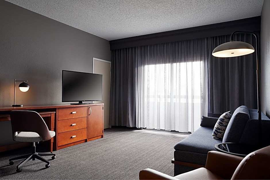 Courtyard by Marriott St Louis Downtown West