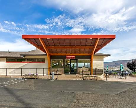 Celilo Inn