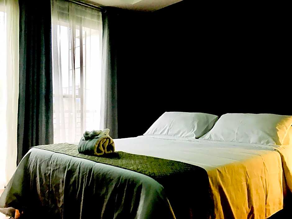 Photo 1 of 8 of Superior 1 Queen Bed